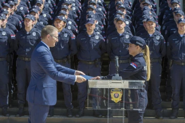 Stefanović najavio veliku policijsku manifestaciju ispred Skupštine