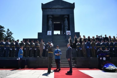 Vulin na svečanosti povodom završetka školovanja oficira: SRBIJA SAMA DONOSI ODLUKE, NIJE ZEMLJA KOJA SE KRIJE