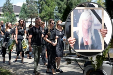 SAHRANJENA PEVAČICA: Bivša učesnica "Farme" SKRHANA ZBOG SMRTI MAJKE!