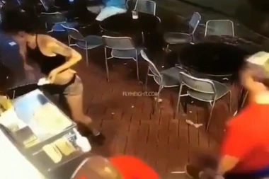 (VIDEO) UHVATIO KONOBARICU ZA GUZU, al nije znao da će mu se ona ovako OSVETITI