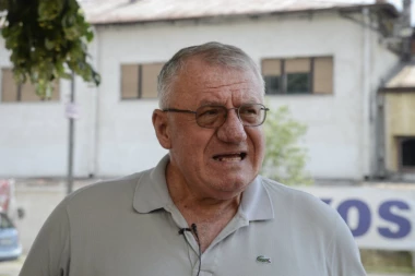 Bramerc se zamerio Šešelju, pa mu radikal poručio: Kad sretnem MAJMUNA slomiću mu nos!