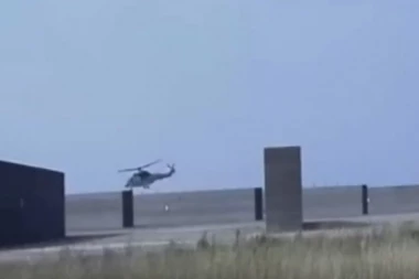 DRAMATIČAN SNIMAK: Helikopter pada u južnokorejskoj bazi gde Amerikanci vežbaju