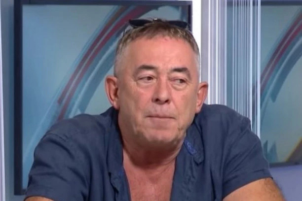 (VIDEO) MIMA KARADŽIĆ OSTAVIO FANOVE U NEVERICI: Poznati glumac recituje i radi trbušnjake, PLJUŠTE KOMENTARI