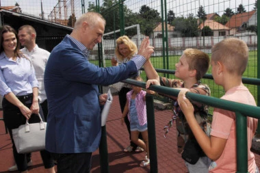 OTVORENA DVA NOVA IGRALIŠTA NA ZVEZDARI