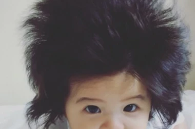 (FOTO) Slatko, slađe, NAJSLAĐE! Ova beba je HIT NA INTERNETU, pogledajte i zašto!