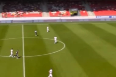 (VIDEO) DA LI JE OVO MOGUĆE? Mihajlovićeva BOMBA sa 80 metara o kojoj BRUJI svet fudbala!