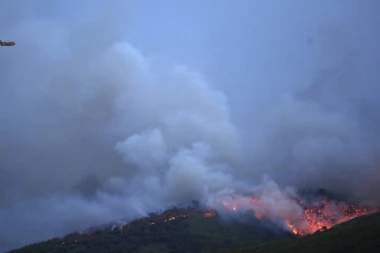 Požari u Atini odneli prvu žrtvu, NESTALO 10 DANACA!