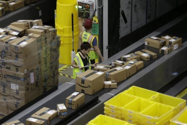 Amazon optužen za prodavanje opreme za dilere droge