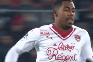 LUDNICA PRELAZNOG ROKA: Roma čekala igrača na aerodromu, on ih ispalio zbog Barse!