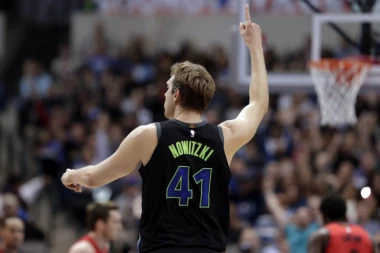 MUKE SA ZGLOBOM: Dirk propušta početak sezone!