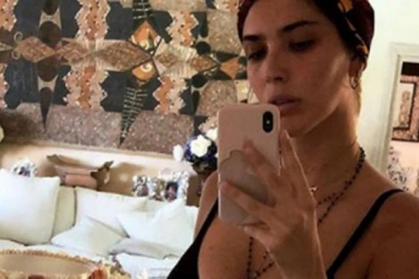 (FOTO) Italijani bruje, Mihina zgodna ćera smuvala fudbalera Napolija!