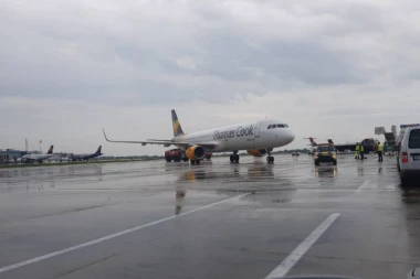 DRAMA SA SREĆNIM KRAJEM: Na beogradski aerodorom vanredno sleteo avion sa 211 putnika, otkazao motor!