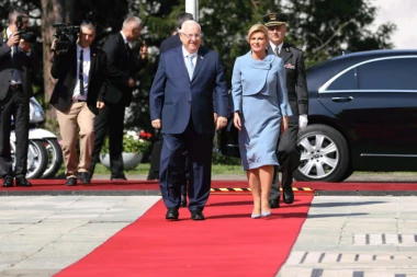 (FOTO) KOLINDA BI DA BUDE KAO MELANIJA!