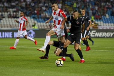 (FOTO) Dao sebi oduška: Radonjić slavio golove protiv Suduve sa pevačicom!