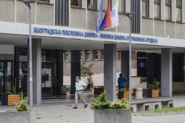 Škola osnovana umesto BPŠ pravno ne postoji: DIREKTOR NA DIVLJE RADI TRI NEDELJE