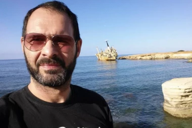 OŽENJENI GLUMAC OSTAVIO ROMANTIČNU PORUKU VODITELJKI, svi zanemeli!