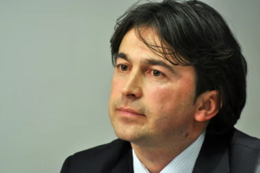 Bjegović: Atentator na Davidovića profesionalni ubica