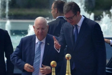 VUČIĆ I RIVLIN OTKRILI TABLU: Ulica u Zemunu dobila ime po čuvenom svetskom piscu, razlog za to je POSEBAN!