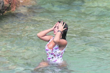 (FOTO) Zgodna mama  zavodi oblinama!