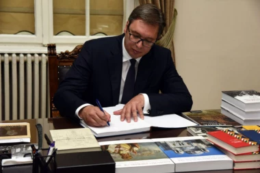VUČIĆ: Povećanje penzija od novembra