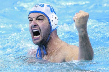 APLAUZ KOJI ĆE SE PAMTITI: Filipović emotivno otkrio koliko se "delfini" žrtvuju za Srbiju