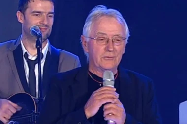 Oliver Dragojević ispraćen na večni počinak UZ MUZIKU I BAKLJE!