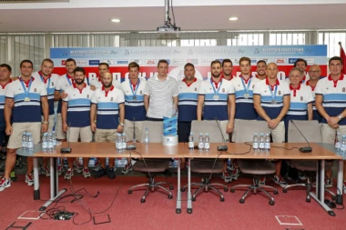 Otac Gerasim iz Đurđevih Stupova čestitao vaterpolistima!