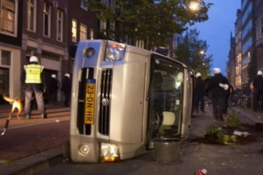 DŽUNGLA BEZAKONJA, POLICIJA NEMOĆNA! Evo koji grad noću postaje leglo kriminala!