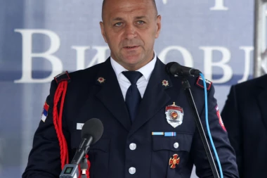 SMENJEN KOMANDANT ŽANDARMERIJE!