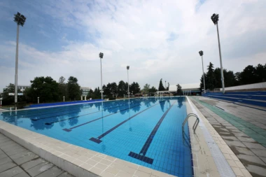 DRAMA U NOVOM SADU! Evakuisani svi posetioci bazena na Sajmištu!