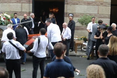 ŠOKANTNO OTKRIĆE: Hteli da postave bombu u grob ubijenog advokata