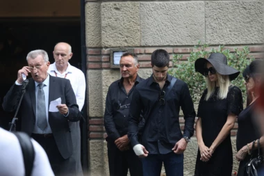 Sin ubijenog advokata strahuje za život, na ulici se OSVRĆE ZA SOBOM!