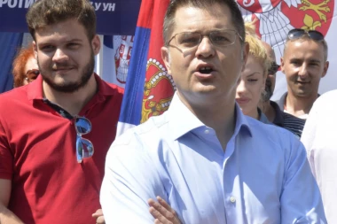 POBEGULJA! Jeremić se blamirao u Šapcu, pa kidnuo u Irsku