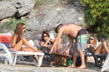 (FOTO, VIDEO) Katarina i Nina pršte od oblina!