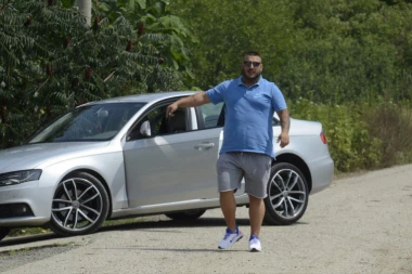 Prve fotke Darka Lazića nakon prebijanja: ANA I MARINA BRINU O MENI!