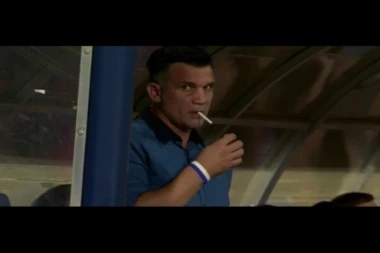 (FOTO) ŠKOTI ZAPANJENI: Neprimeren gest hrvatskog trenera!