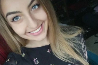 TUGA DO NEBA, MAJKA SE SKAMENILA OD BOLA: Aleksandra sahranjena u belom kovčegu