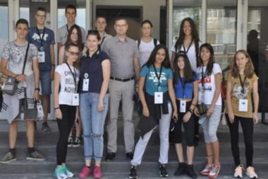 Opština Palilula 17 najboljih osnovaca nagradila letovanjem na Krfu!