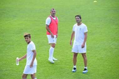 Budući šampioni se družili sa sadašnjim: "Stankovićevi mališani" uživali sa "Đorđevićevim jatom"