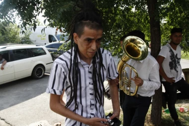 Alen Sakić dobio bliznace, a onda je objavio emotivnu poruku za oca Sinana!