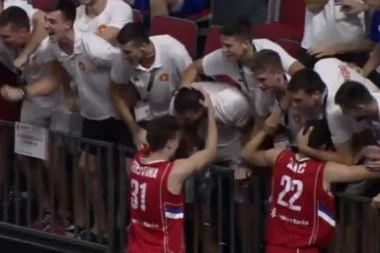 (VIDEO) DRUGARSTVO IZNAD SVEGA: Evo sa kim su "orlići" slavili zlato