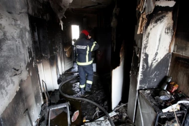 PETOČLANA PORODICA IZ KRUŠEVCA BEZ DOMA: U jezivom požaru ostali bez krova nad glavom