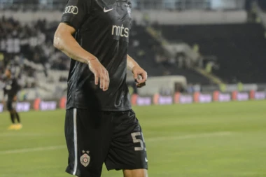 Partizan strepi posle meča sa Zemunom!