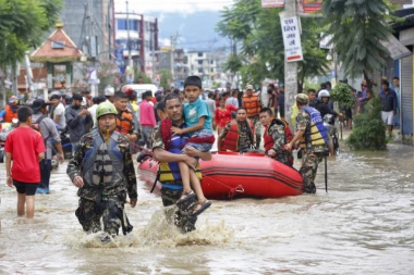 TRAGEDIJA U NEPALU: Sedmoro dece stradalo zbog kiše!