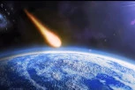 (VIDEO) Pogledajte NESVAKIDAŠNJI PRIZOR: Meteor EKSPLODIRAO iznad Rusije!
