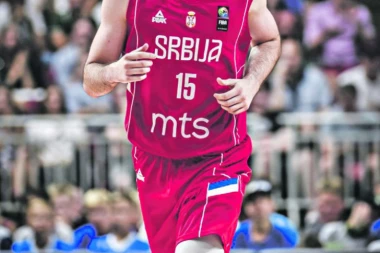 Trikolori na kolenima: Pecarski vodio Srbiju do trijumfa i prvog mesta u grupi!