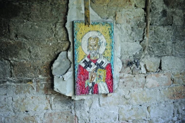 Komšije još prepričavaju kako je ikona u požaru ostala netaknuta: Ne verujem u Boga, ali ovo je pravo čudo!