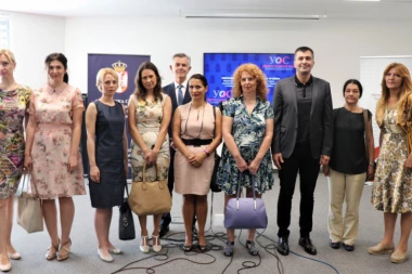 ĐORĐEVIĆ I UDRUŽENJE OSIGURAVAČA DODELILI NAGRADU: Čovek godine za 17 istaknutih pojedinaca