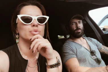 Preseo im luksuz? Trudna Seka sa suprugom u gradskom prevozu!