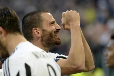 BONUĆI SE VRATIO KUĆI: Otkrio zašto je otišao, pa se vratio u Torino!